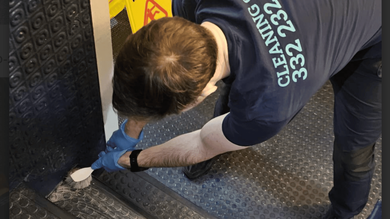 Thorough deep cleaning of the staircase in new york